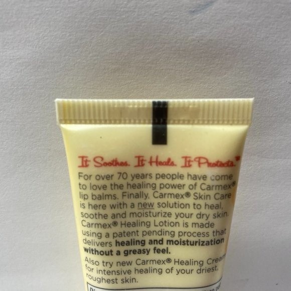 (7) Carmex Healing Lotion Vitamin E Aloe - Picture 7 of 13